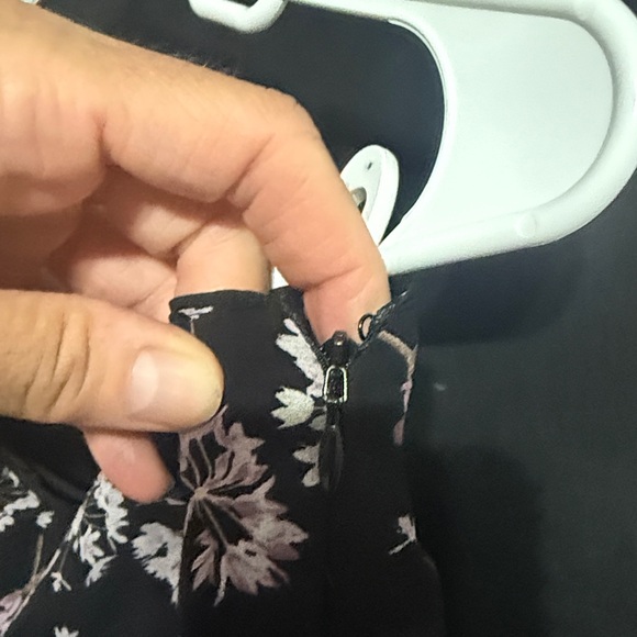 White House Black Market Layered A-Line Side Zip Skirt 10 Length: 22” - Picture 3 of 8